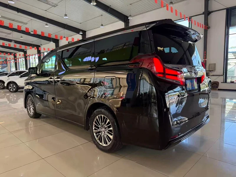 Toyota Alphard — фото 6