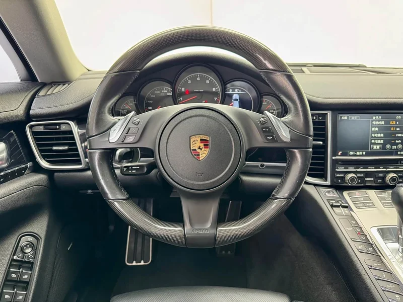 Porsche Panamera — фото 18