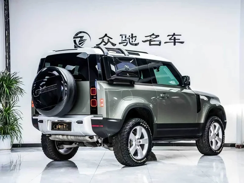 Land Rover Defender — фото 11