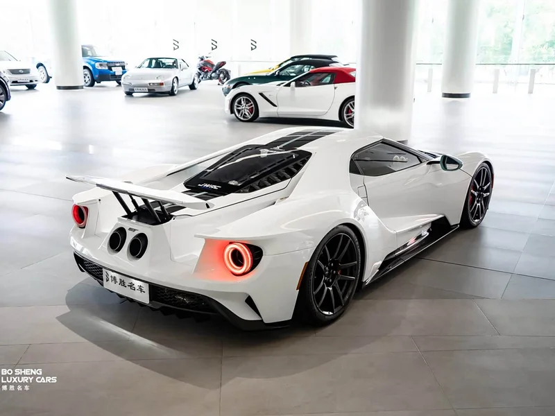 Ford GT — фото 10