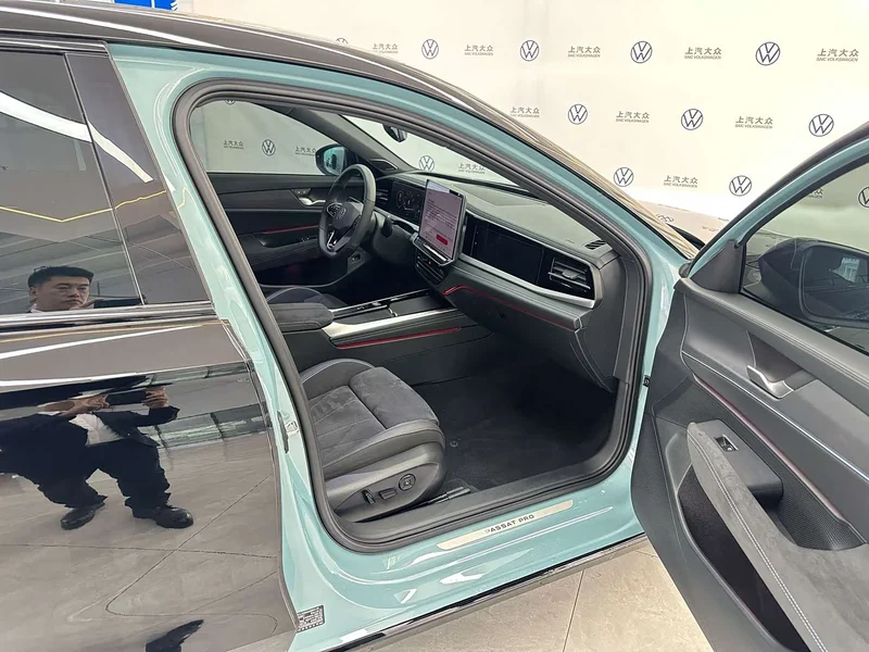 Volkswagen Passat — фото 15