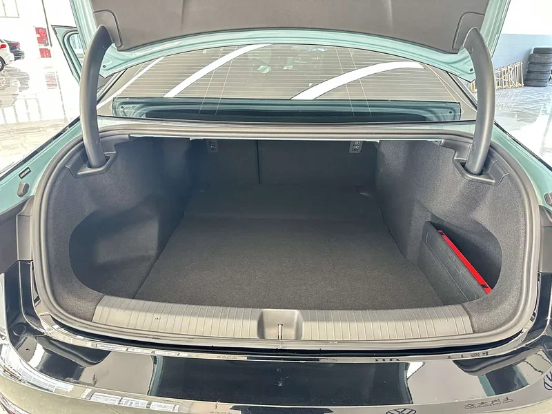 Volkswagen Passat — фото 16