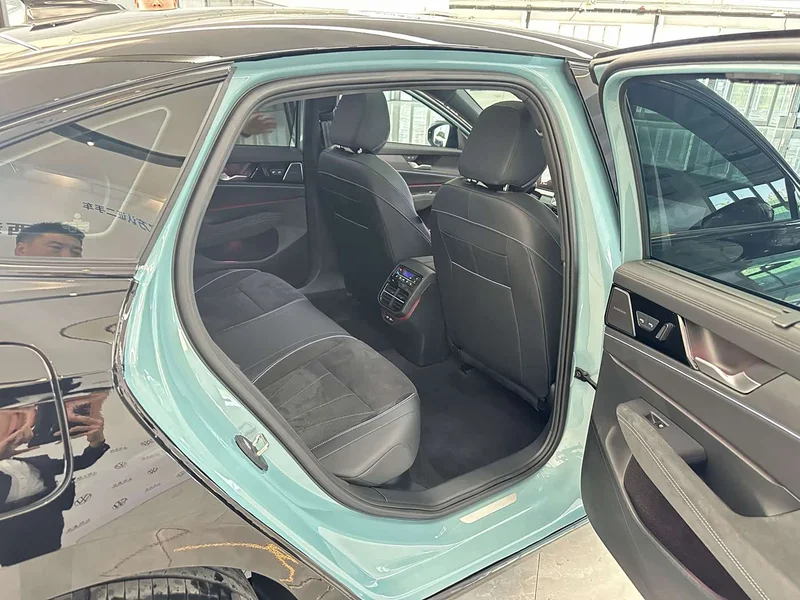 Volkswagen Passat — фото 17