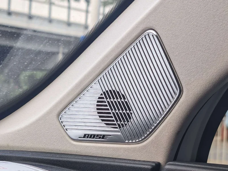 Roewe RX5 eMAX — фото 7