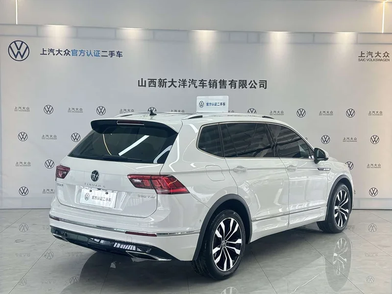 Volkswagen Tiguan L — фото 12