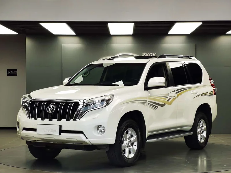 Toyota Prado — фото 1