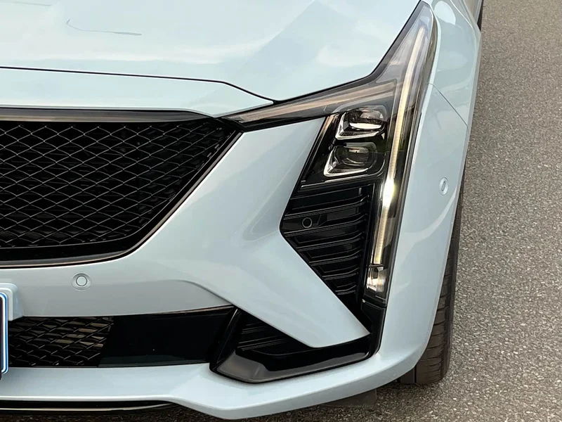 Cadillac CT5 — фото 16