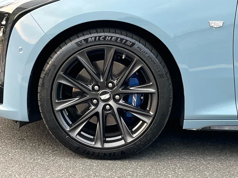 Cadillac CT5 — фото 18