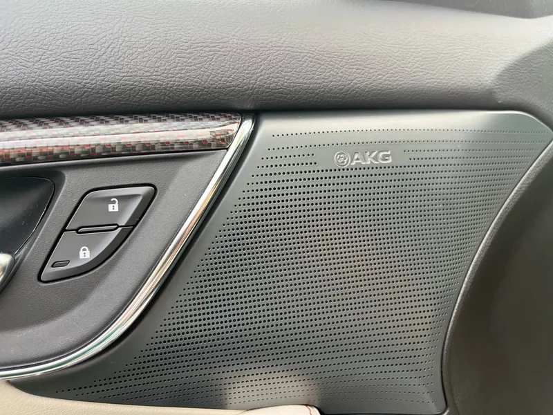 Cadillac CT5 — фото 24