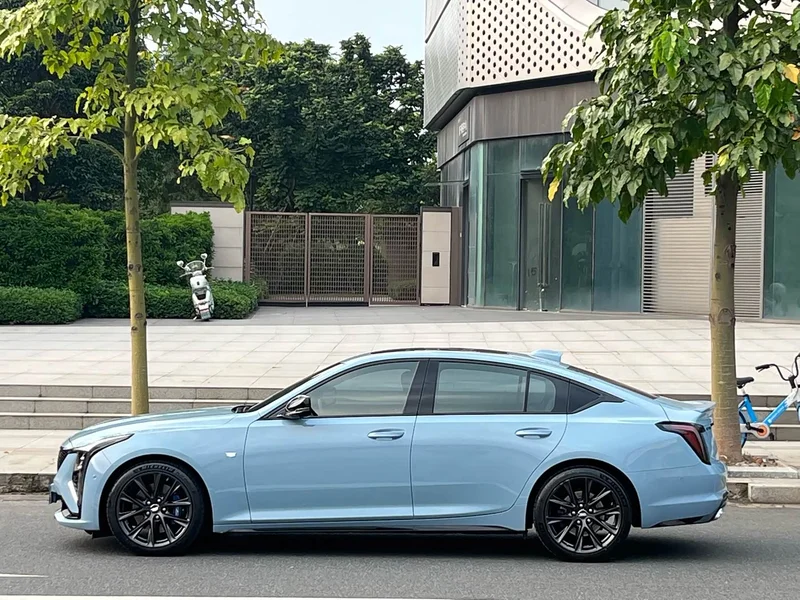 Cadillac CT5 — фото 7
