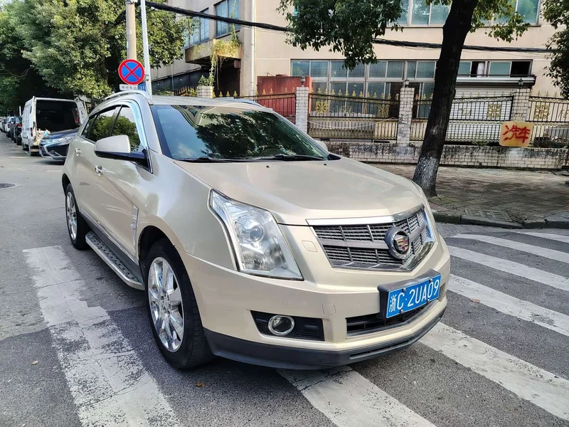 Cadillac SRX — фото 3