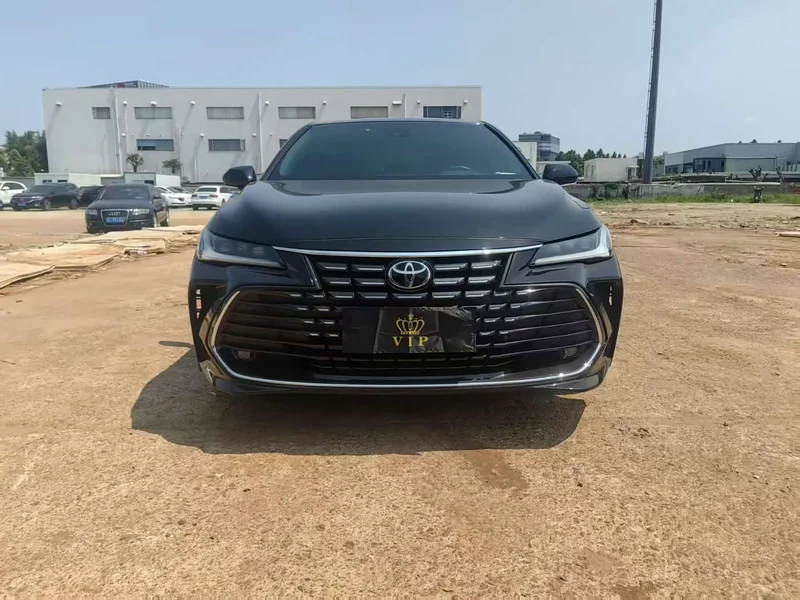 Toyota Avalon — фото 1