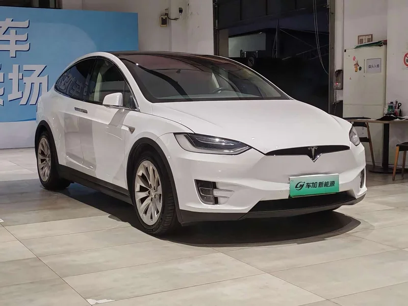 Tesla Model X — фото 3