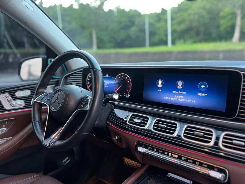Mercedes-Benz GLS — фото 13