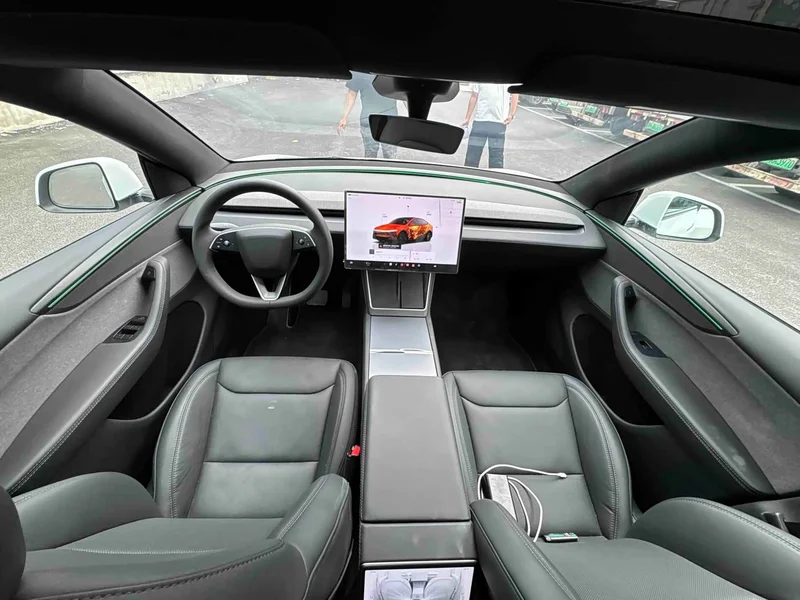 Tesla Model Y — фото 8