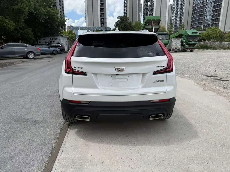 Cadillac XT4 — фото 10