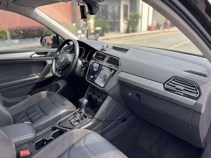 Volkswagen Tiguan L — фото 21