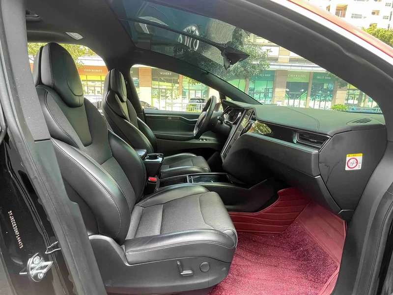 Tesla Model X — фото 16