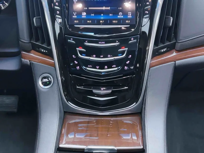 Cadillac Escalade — фото 13