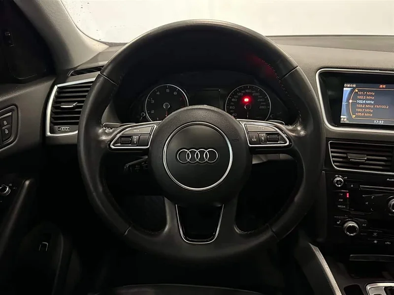 Audi Q5 — фото 11
