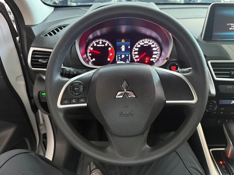 Mitsubishi Eclipse Cross — фото 14