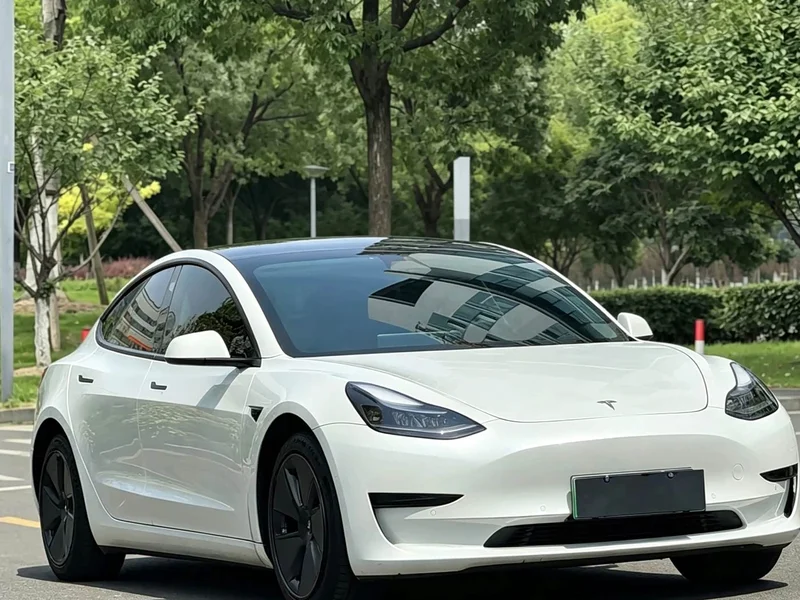 Tesla Model 3 — фото 3