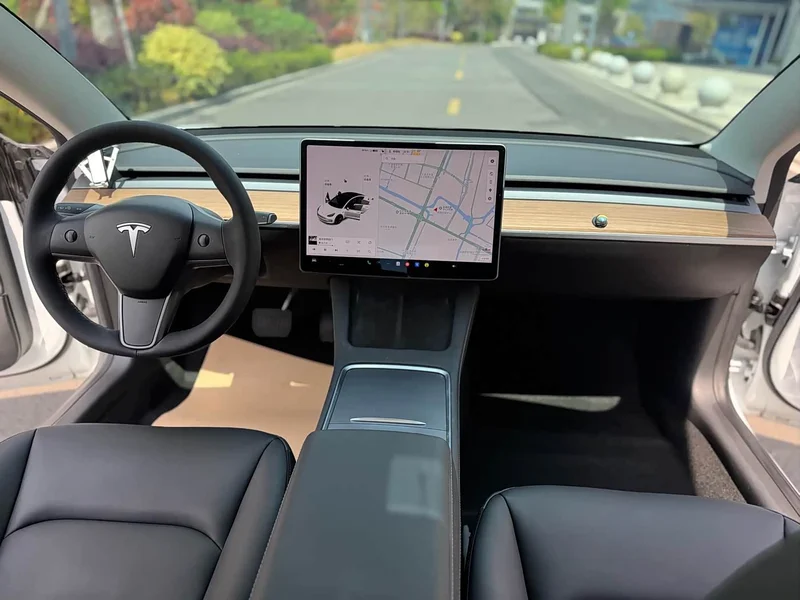 Tesla Model 3 — фото 5