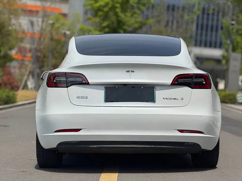 Tesla Model 3 — фото 10