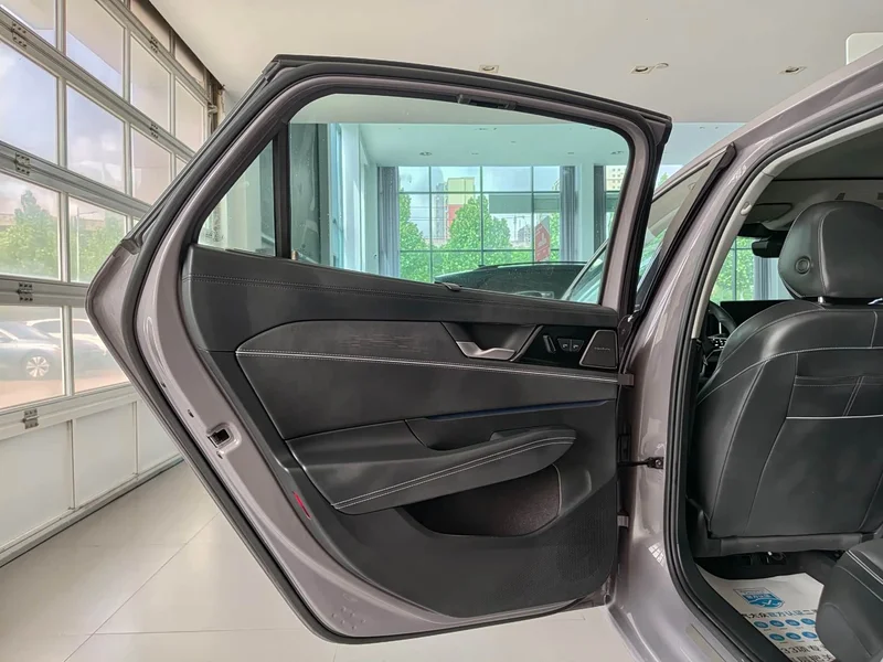 Volkswagen Passat — фото 8