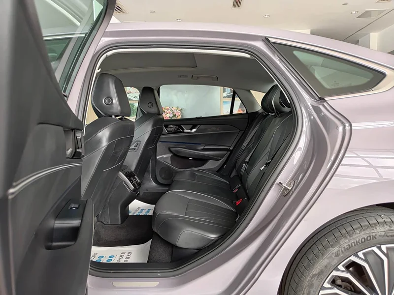 Volkswagen Passat — фото 9