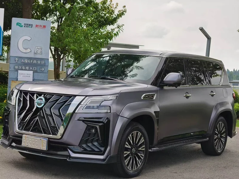 Nissan Patrol — фото 1