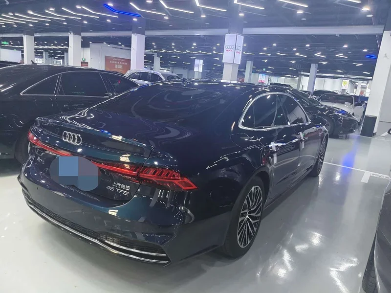Audi A7L — фото 23