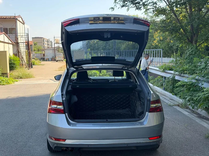Skoda Superb — фото 13