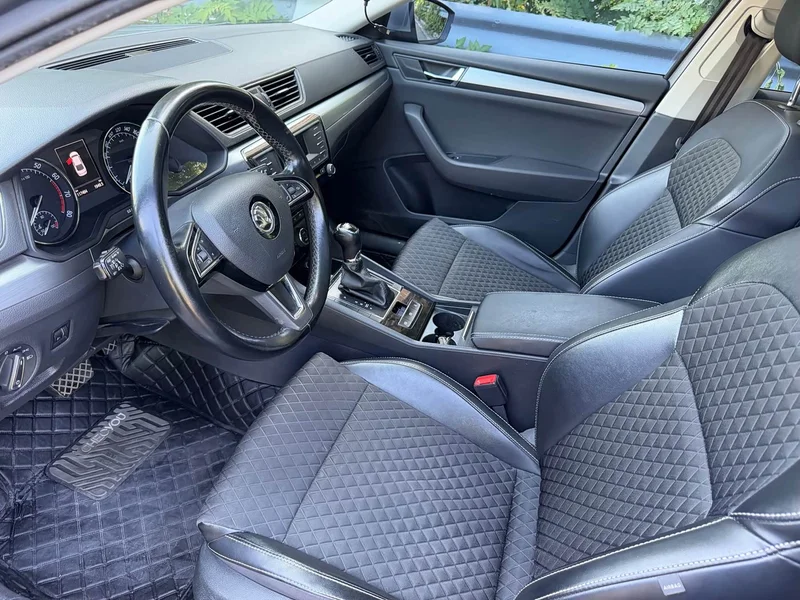 Skoda Superb — фото 8
