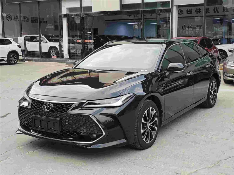 Toyota Avalon — фото 1