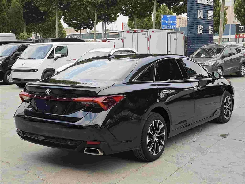Toyota Avalon — фото 4