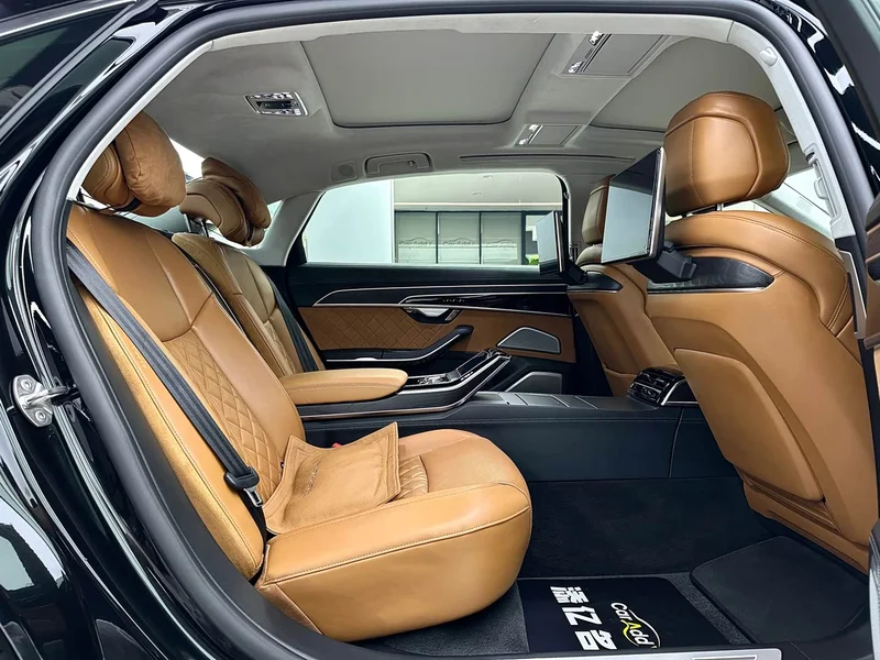 Audi A8 — фото 16