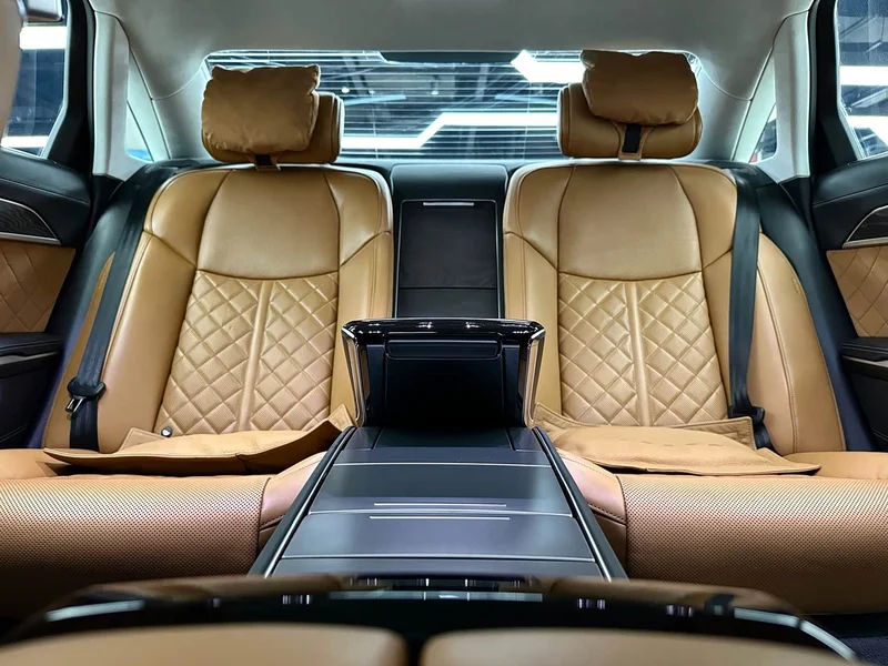 Audi A8 — фото 19
