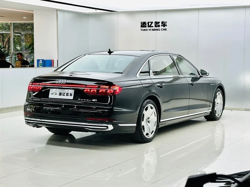 Audi A8 — фото 7