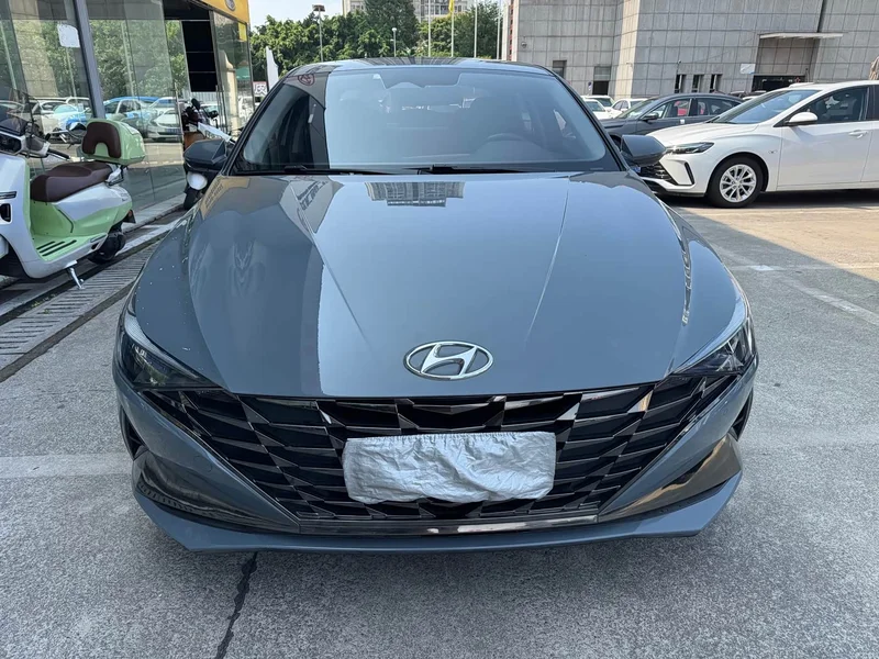 Hyundai Elantra — фото 2