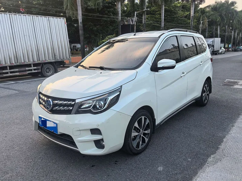 Venucia M50V