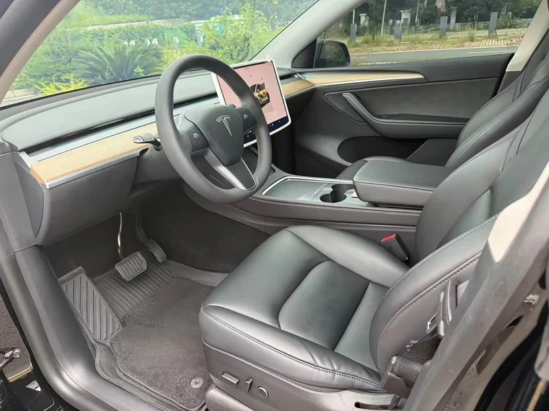 Tesla Model Y — фото 4