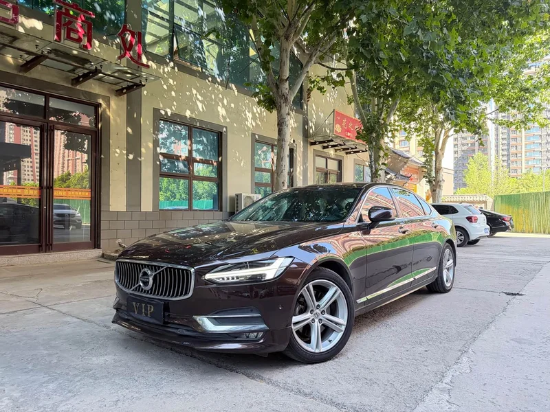 Volvo S90