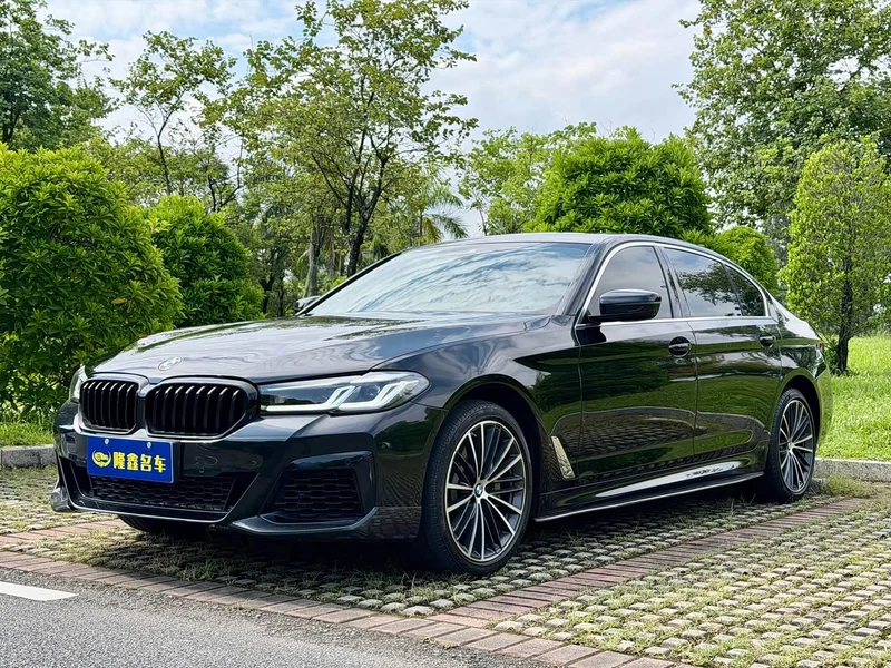 BMW 5-Series — фото 1