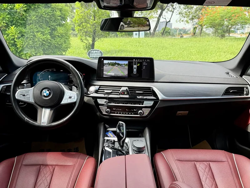 BMW 5-Series — фото 12