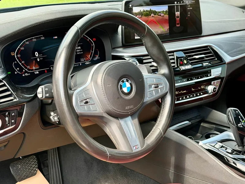 BMW 5-Series — фото 18