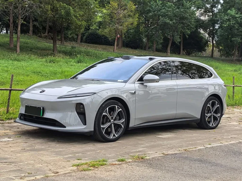 NIO ET5