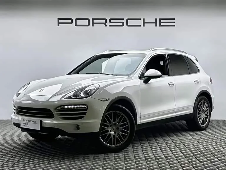Porsche Cayenne — фото 1