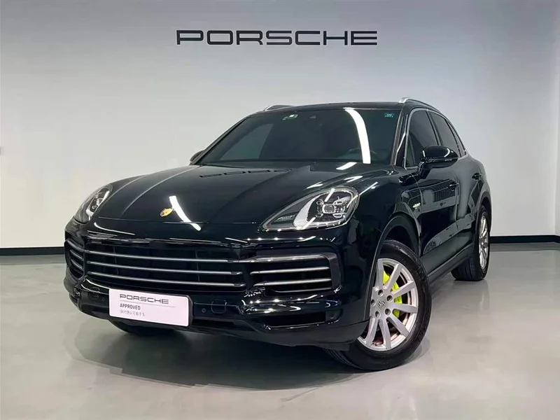Porsche Cayenne — фото 1