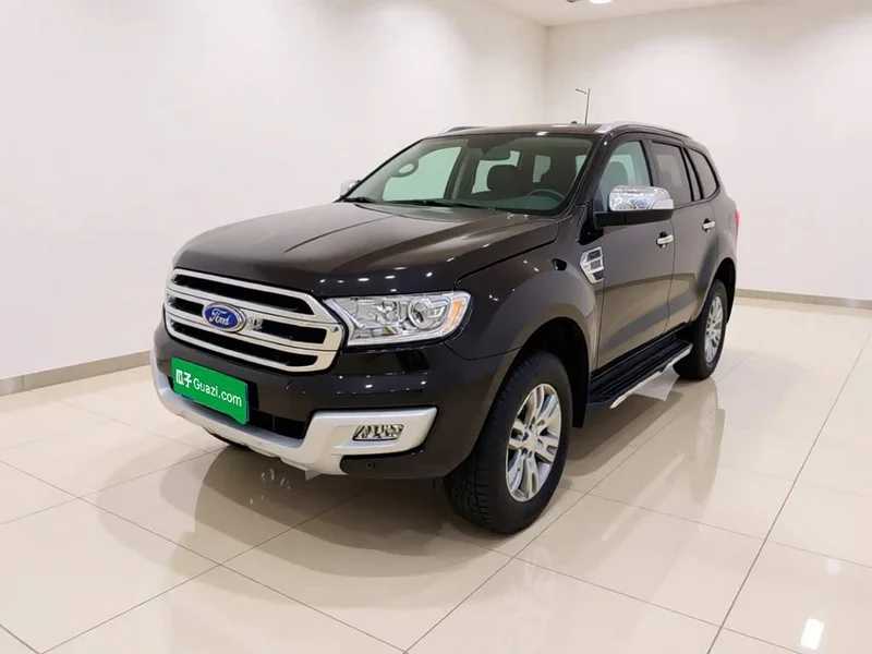 Ford Everest — фото 1